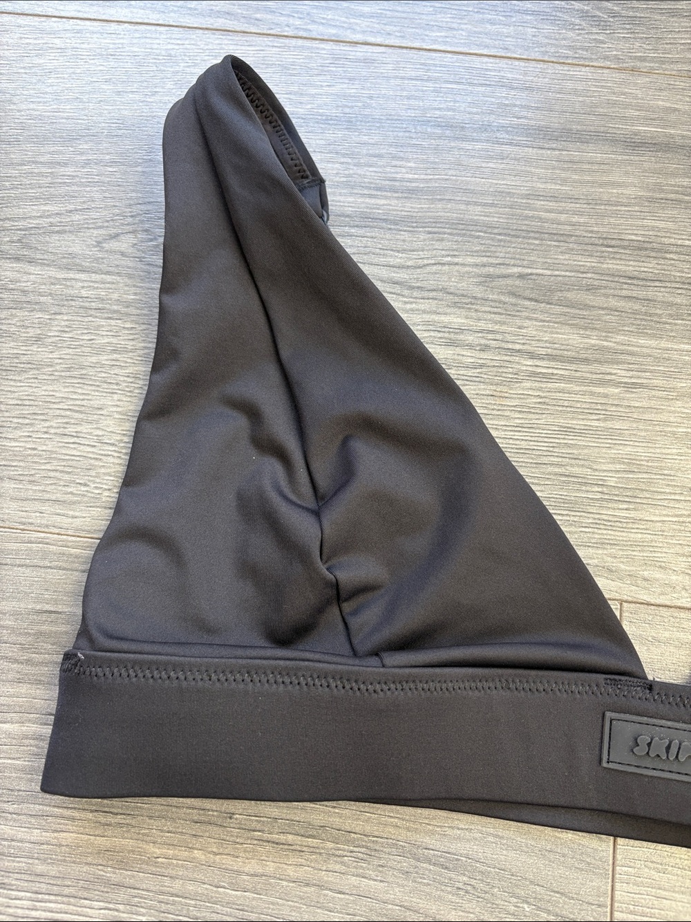 Like New SKIMS Black Plunge Bralette Size XL Soft Stretch Lounge Wireless Bra - Picture 5 of 6